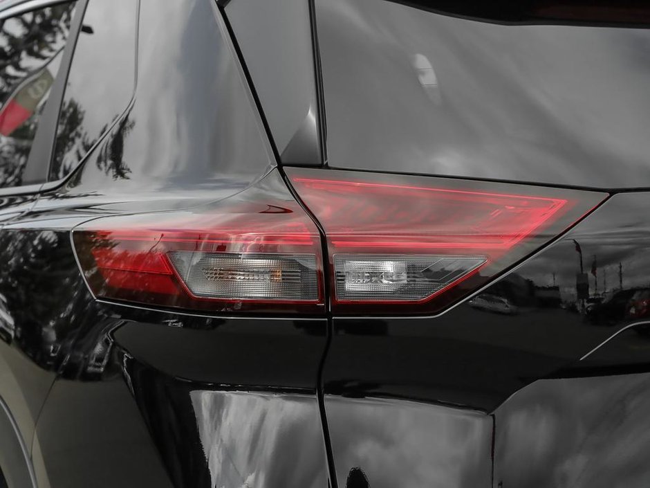 2026 Nissan Rogue SV Moonroof-10
