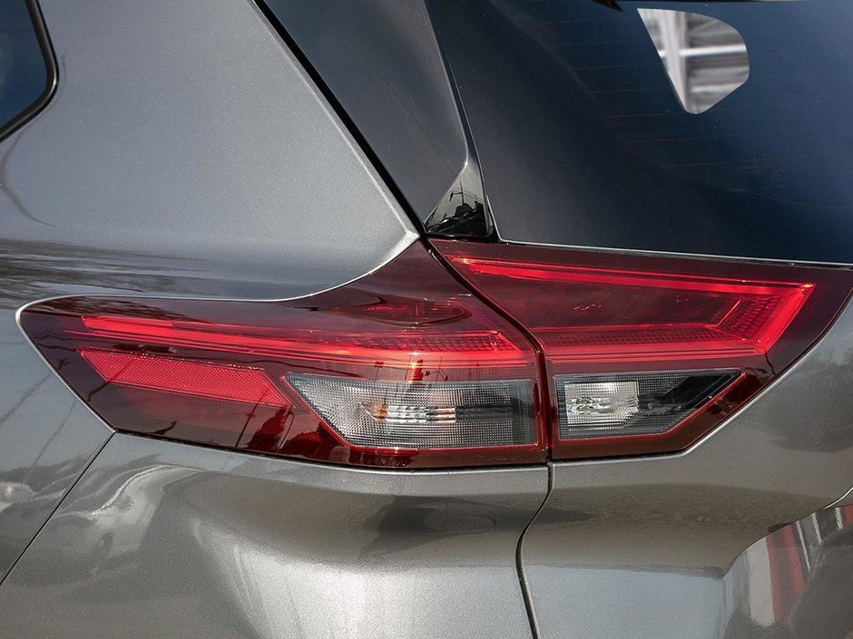 2026 Nissan Rogue Platinum-10