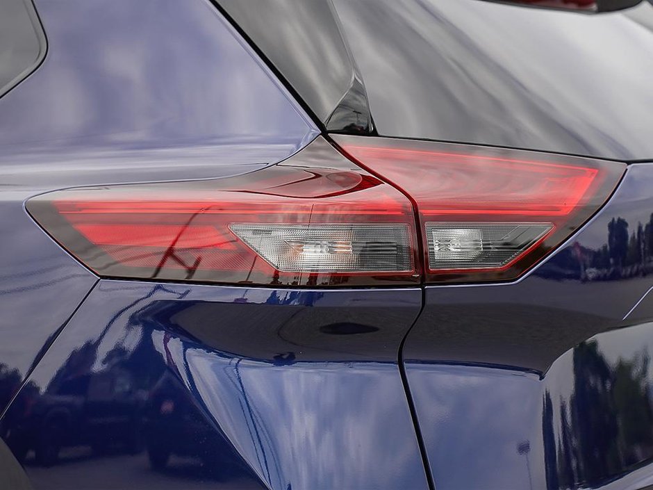 2026 Nissan Rogue SV Dark Armor-10