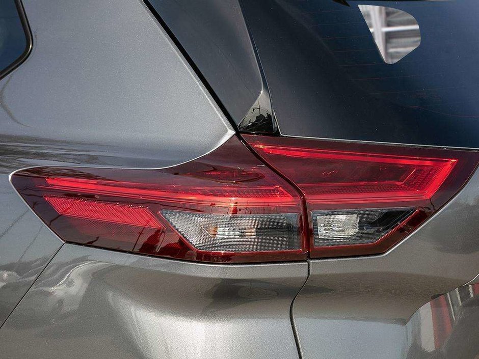 2026 Nissan Rogue Platinum-10
