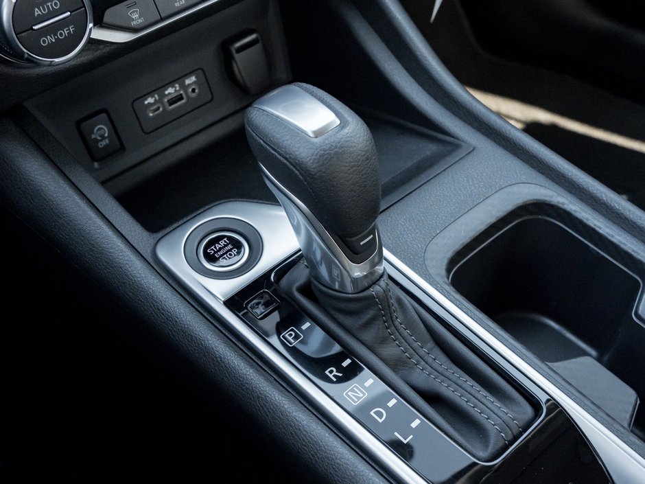 2025 Nissan Sentra SV-15