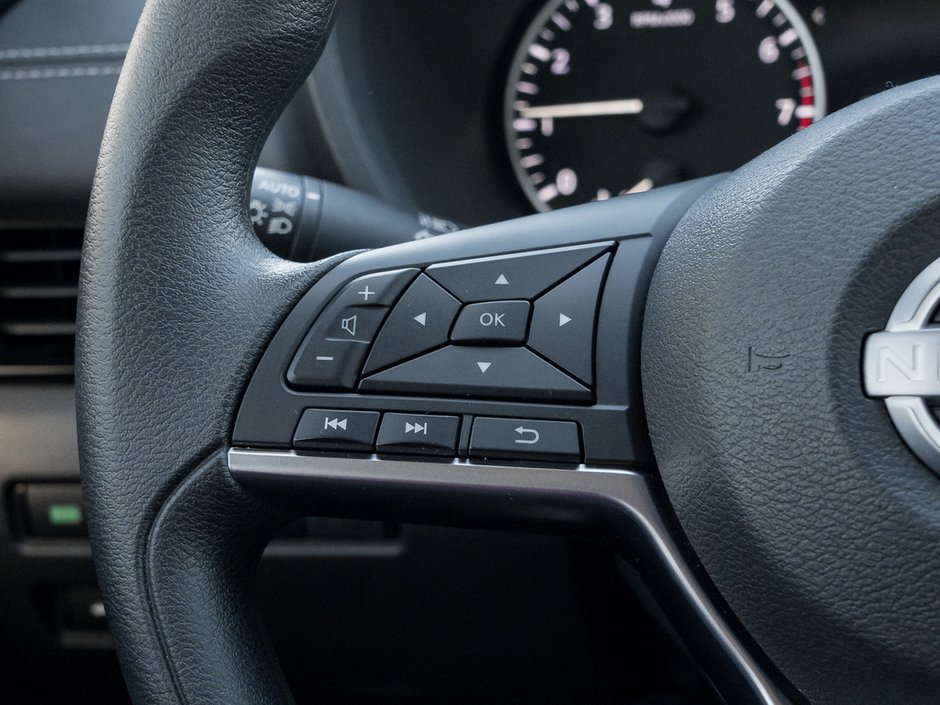 2025 Nissan Sentra SV-8