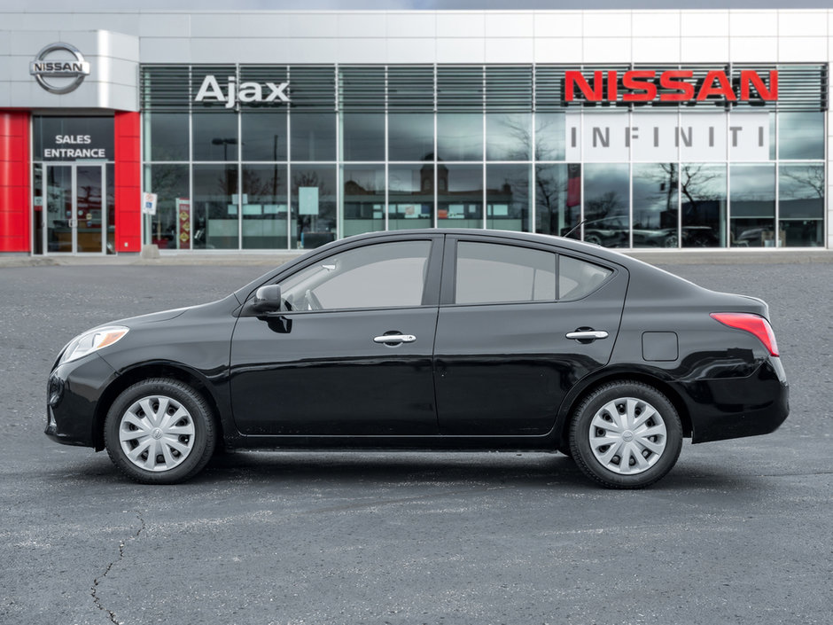 2013 Nissan Versa 1.6 S-2