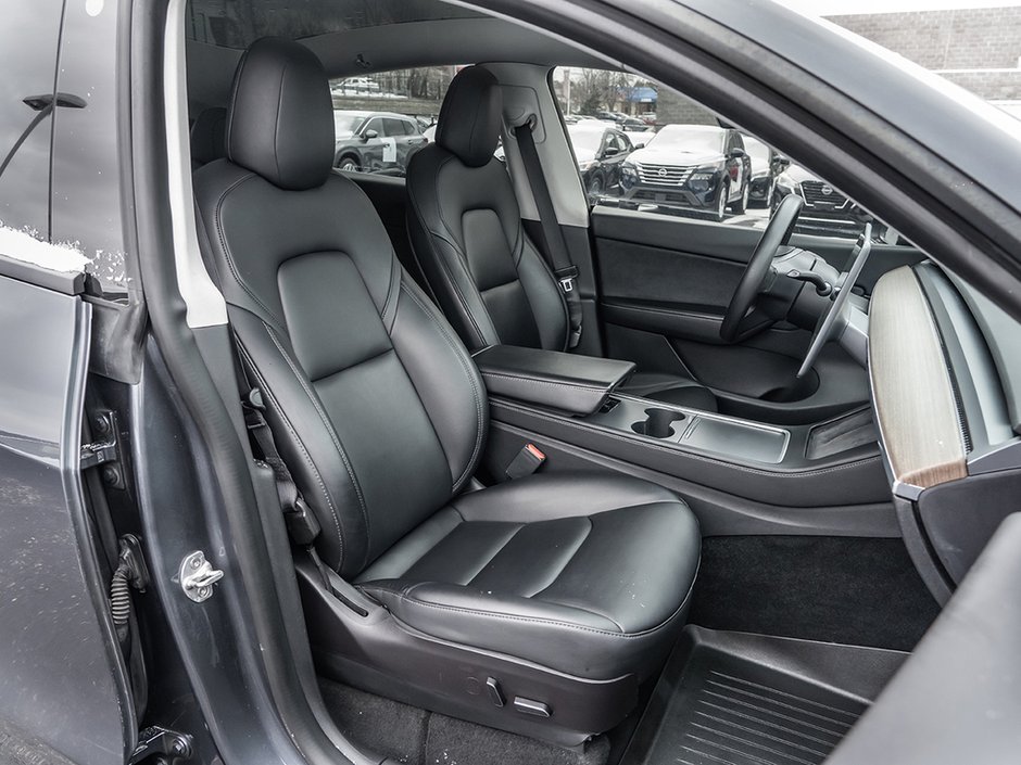 2022 Tesla Model Y Long Range-16