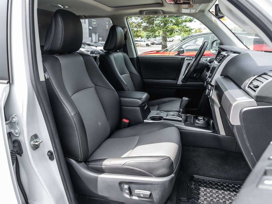 2024 Toyota 4Runner Base-28