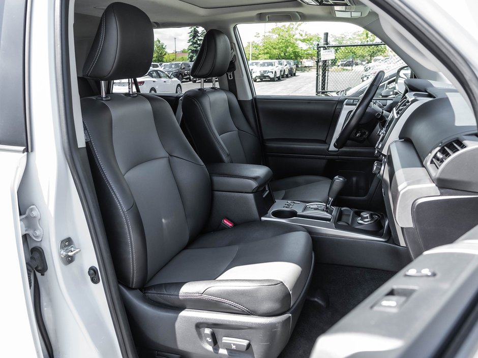 2024 Toyota 4Runner Base-25