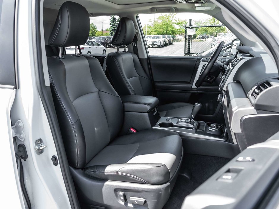 2024 Toyota 4Runner Base-25
