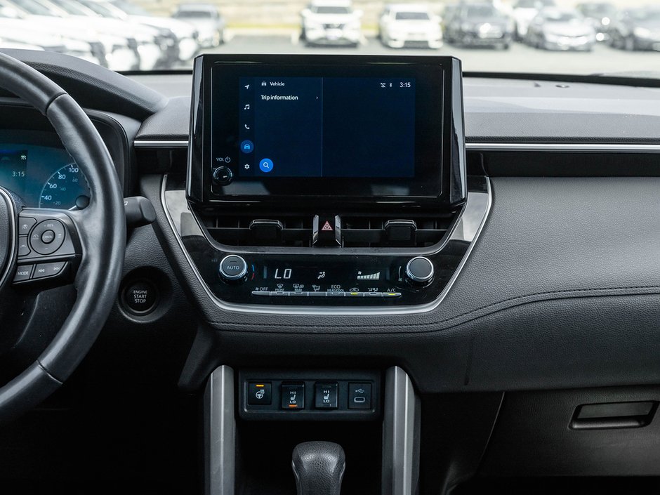 2024 Toyota Corolla Cross LE-22