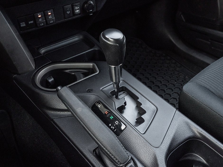 2018 Toyota RAV4 LE-11