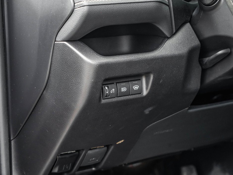 2025 Toyota RAV4 LE-13