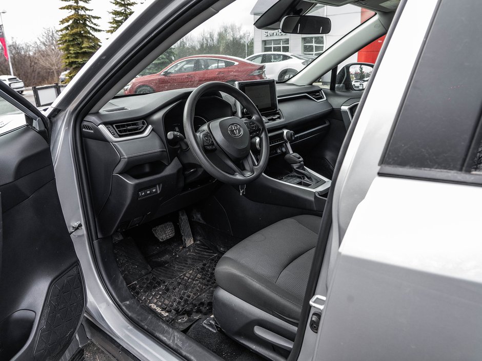 2025 Toyota RAV4 LE-6