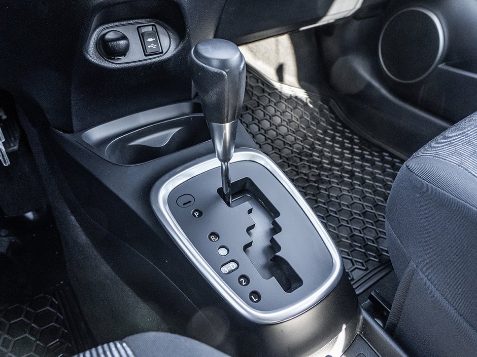 2017 Toyota Yaris LE-16