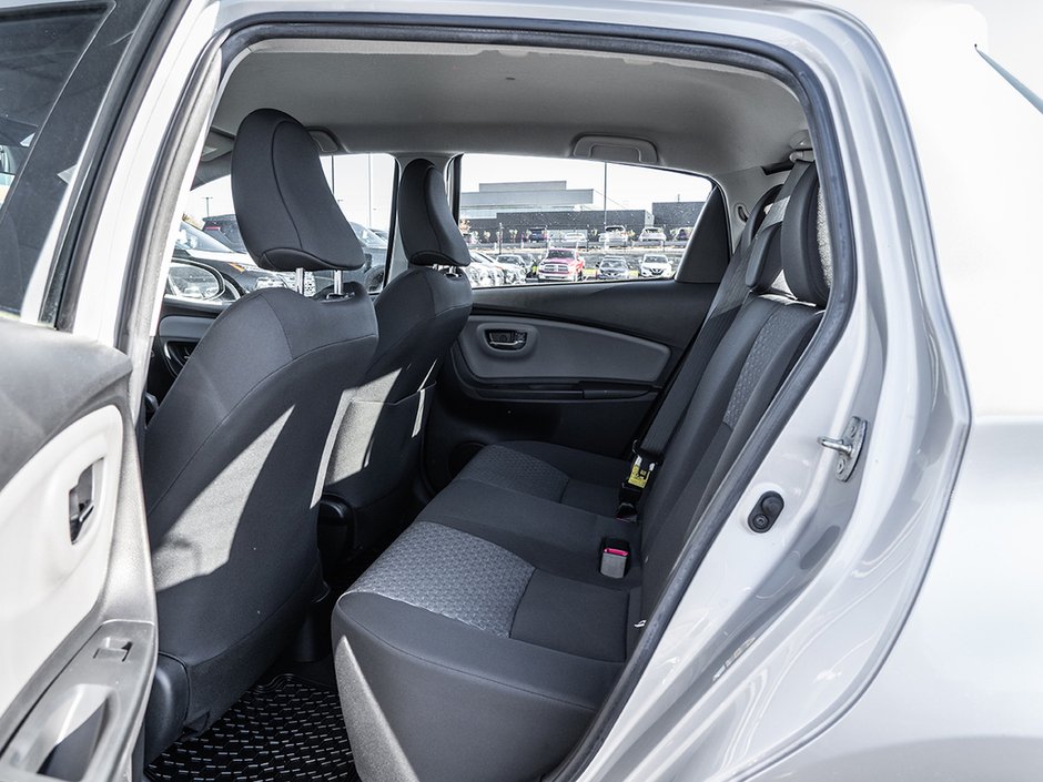 2017 Toyota Yaris LE-21