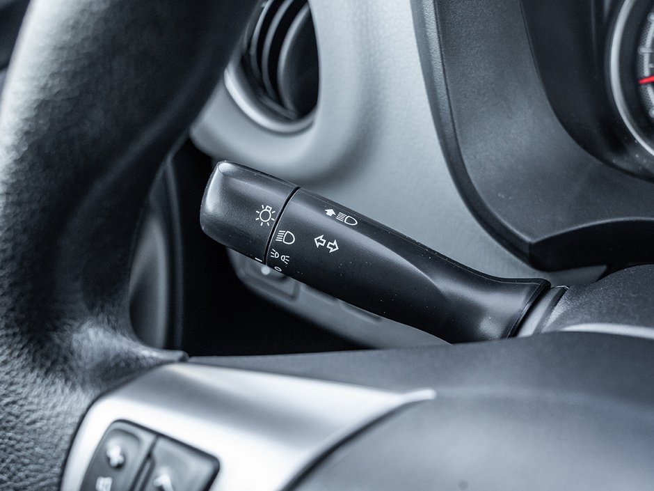 2017 Toyota Yaris LE-9