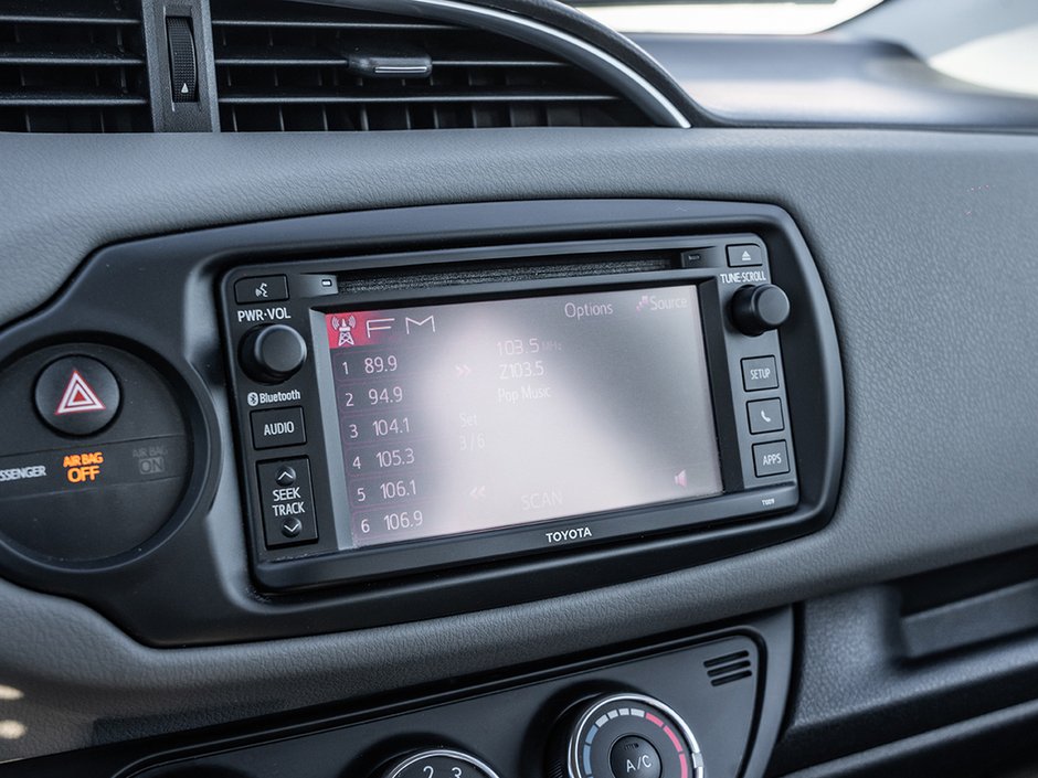 2017 Toyota Yaris LE-18