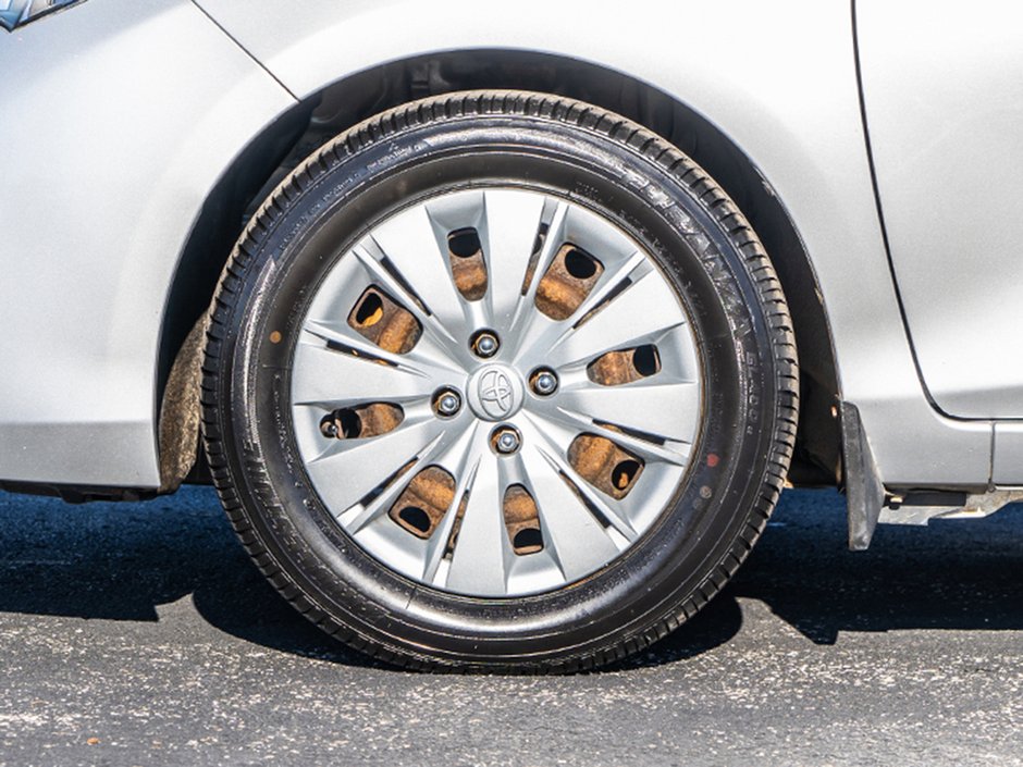 2017 Toyota Yaris LE-3