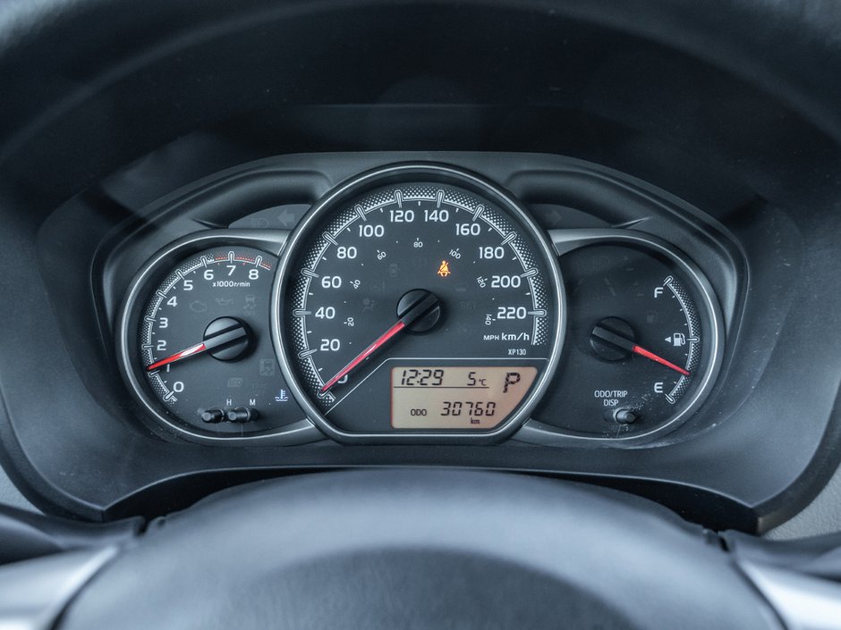 2017 Toyota Yaris LE-10