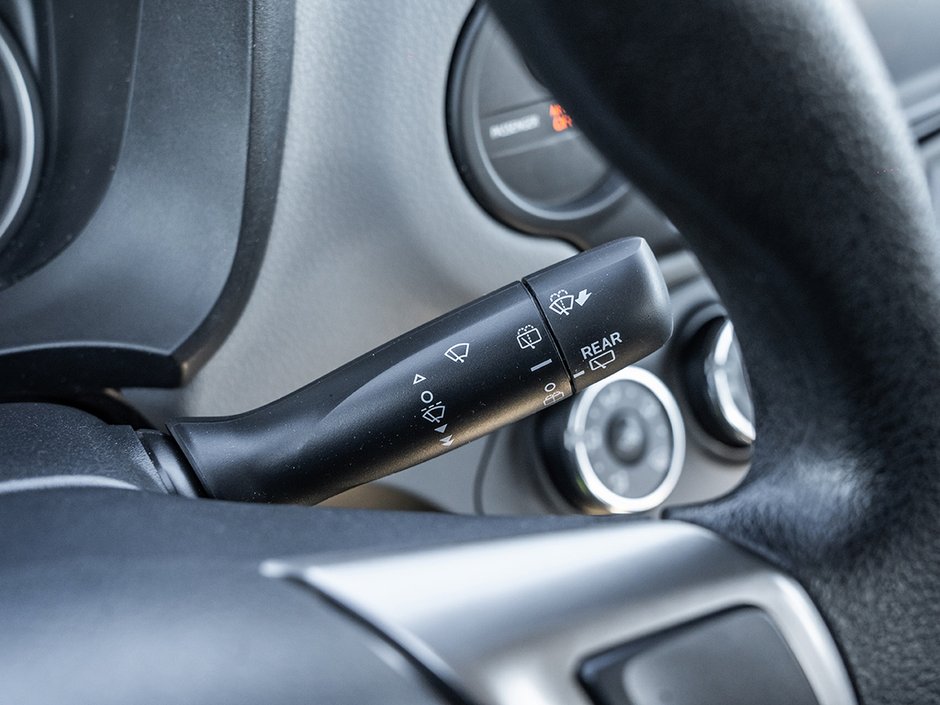 2017 Toyota Yaris LE-11