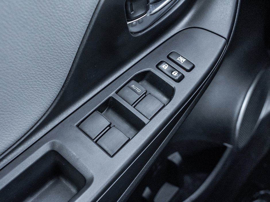 2017 Toyota Yaris LE-14