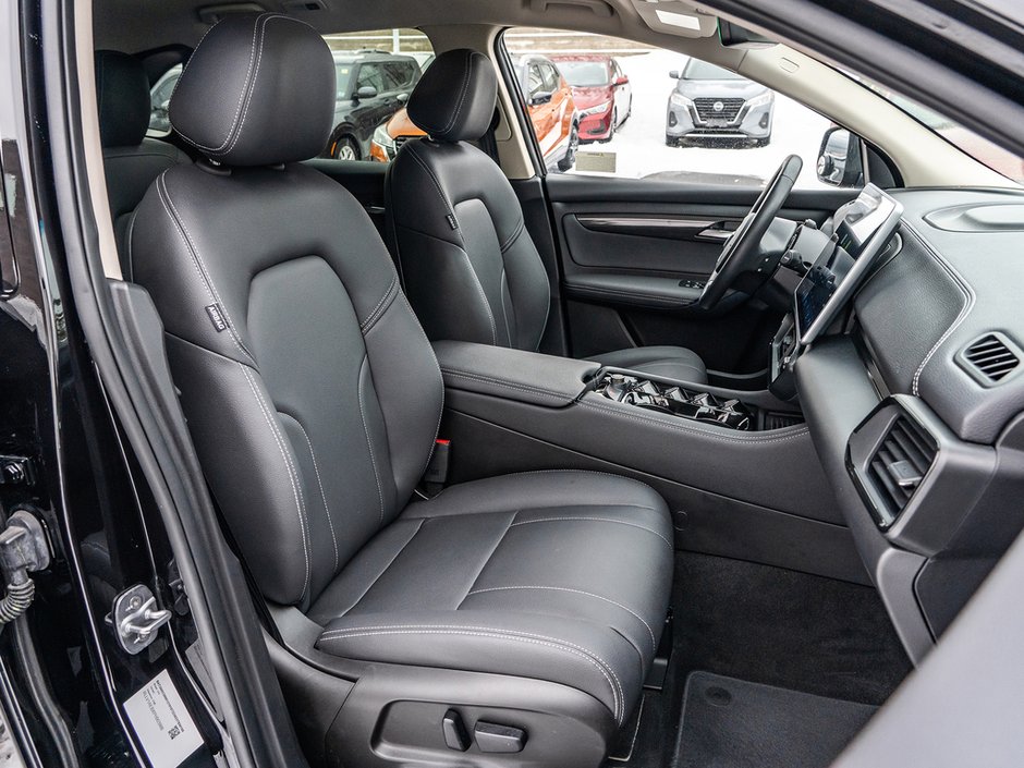 2023 VinFast VF 8 Eco-19