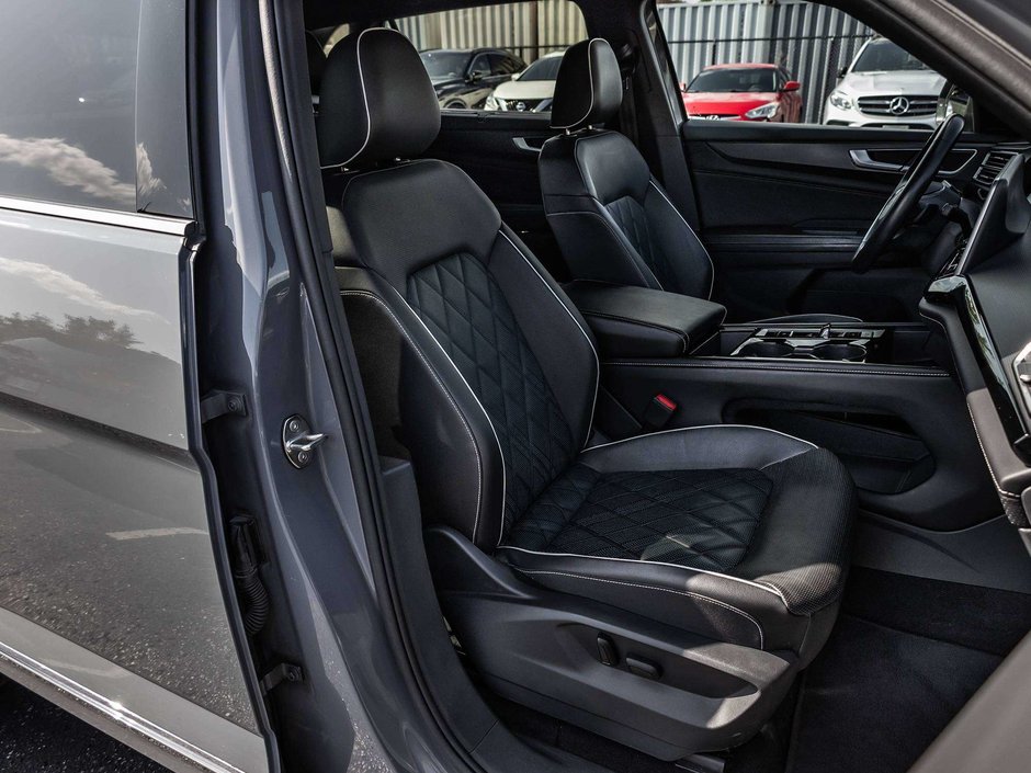 2024 Volkswagen Atlas Cross Sport Execline-30