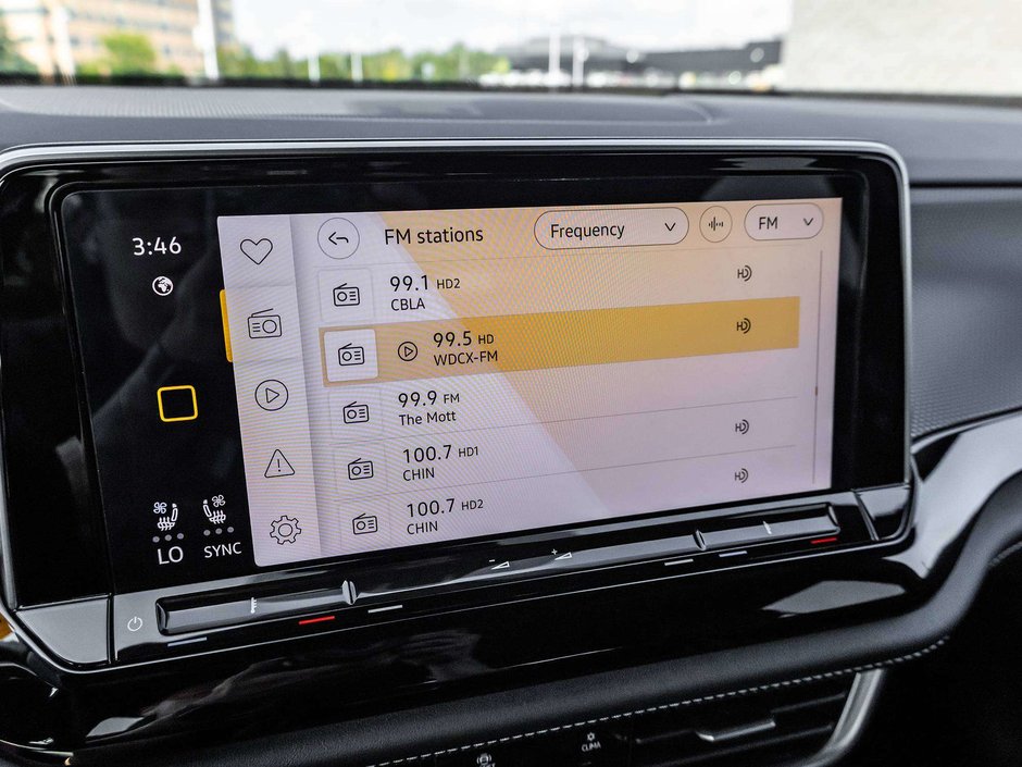 2024 Volkswagen Atlas Cross Sport Execline-28