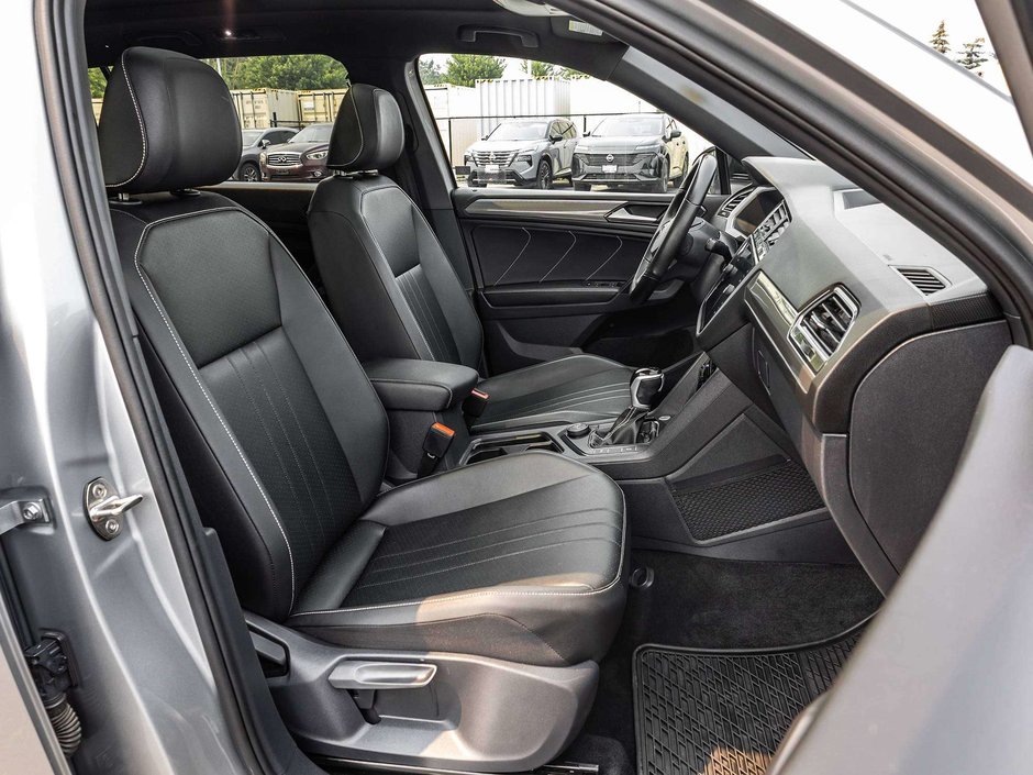 2023 Volkswagen Tiguan Comfortline R-Line Black-23