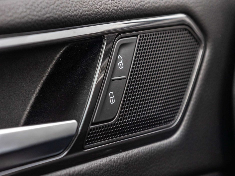 2023 Volkswagen Tiguan Comfortline R-Line Black-14