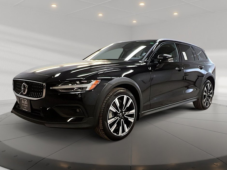 Volvo V60 B5 CROSS COUNTRY PLUS CUIR TOIT PANO NAV 4RM 2025-0