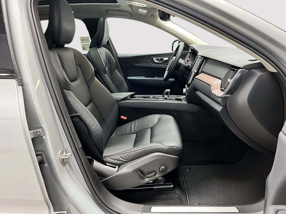 2024 Volvo XC60 B5 PLUS CUIR TOIT PANO NAV 4RM-7