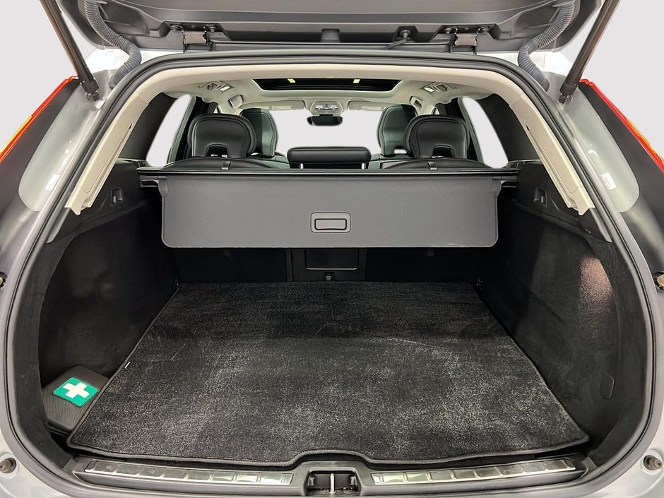 2024 Volvo XC60 B5 PLUS CUIR TOIT PANO NAV 4RM-13