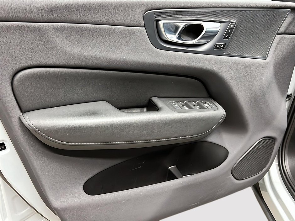 2024 Volvo XC60 B5 PLUS CUIR TOIT PANO NAV 4RM-25