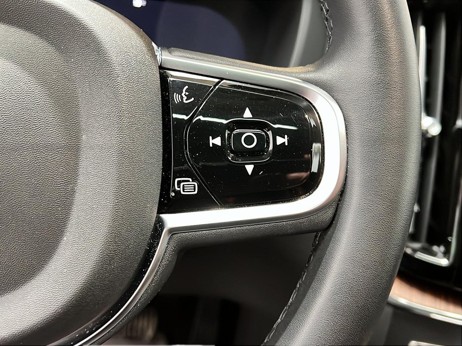 2024 Volvo XC60 B5 ULTIMATE CUIR TOIT PANO NAV 4RM-18