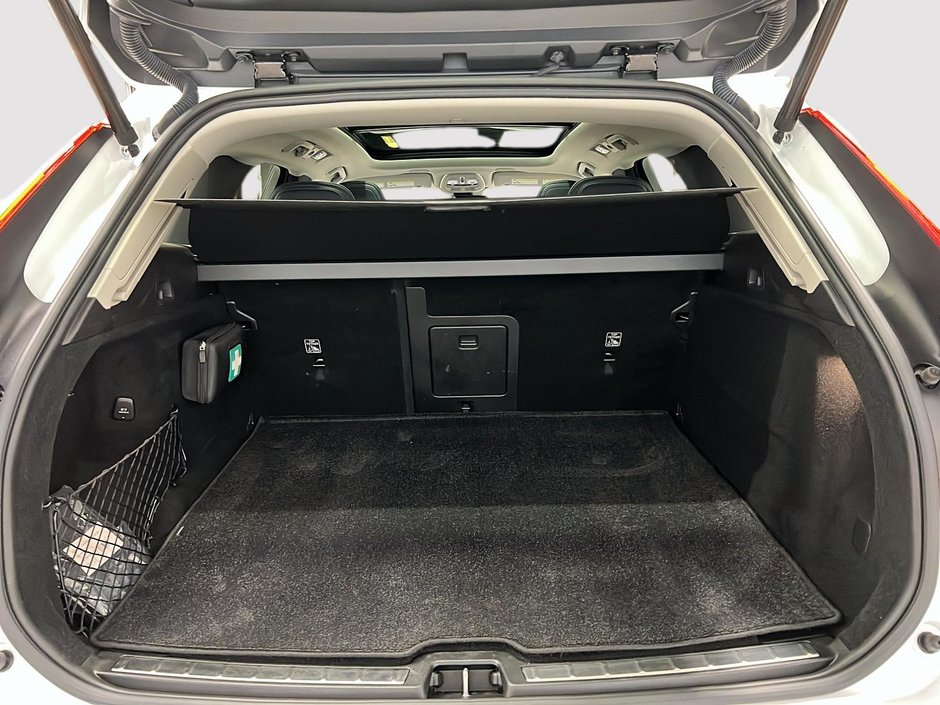 2024 Volvo XC60 B5 ULTIMATE CUIR TOIT PANO NAV 4RM-11