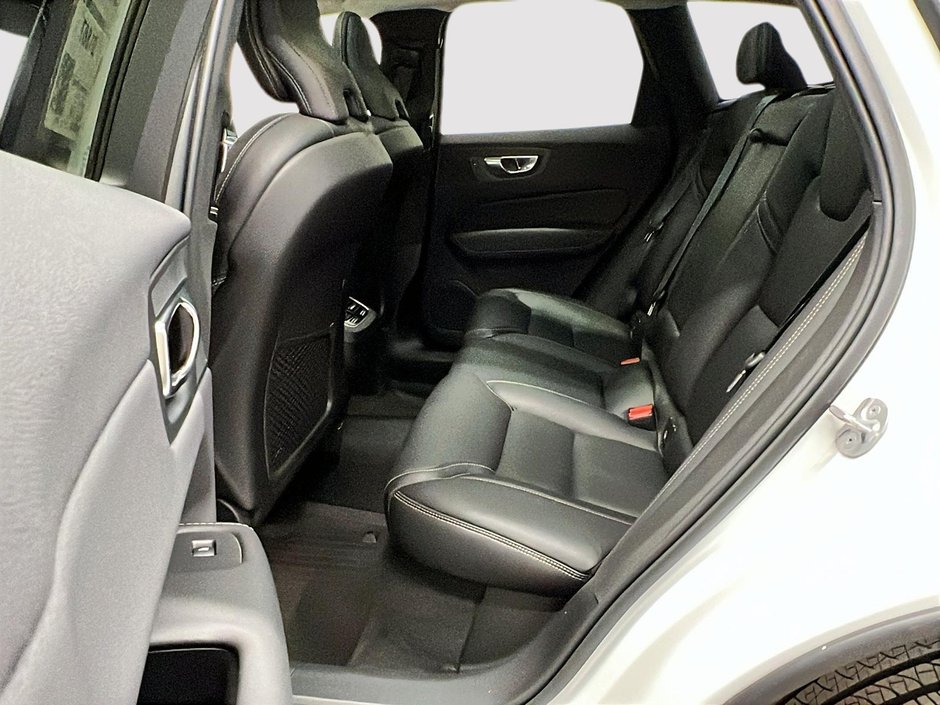 2024 Volvo XC60 B5 ULTIMATE CUIR TOIT PANO NAV 4RM-8