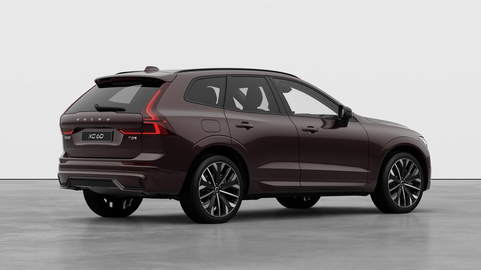 2027 Volvo XC60 Plug-in hybrid Ultra (Dark Theme)-3