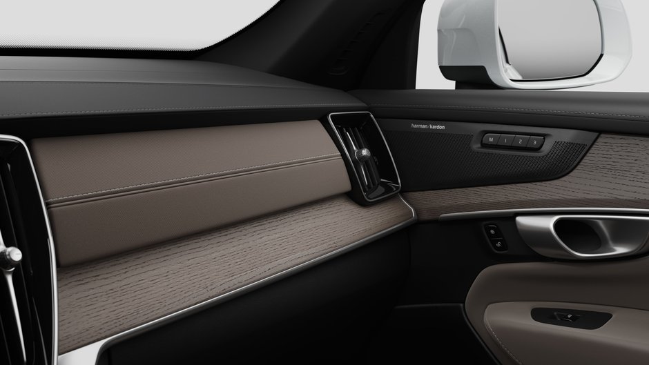 Volvo XC90 Ultra 6-Seater (Bright Theme) 2027-8