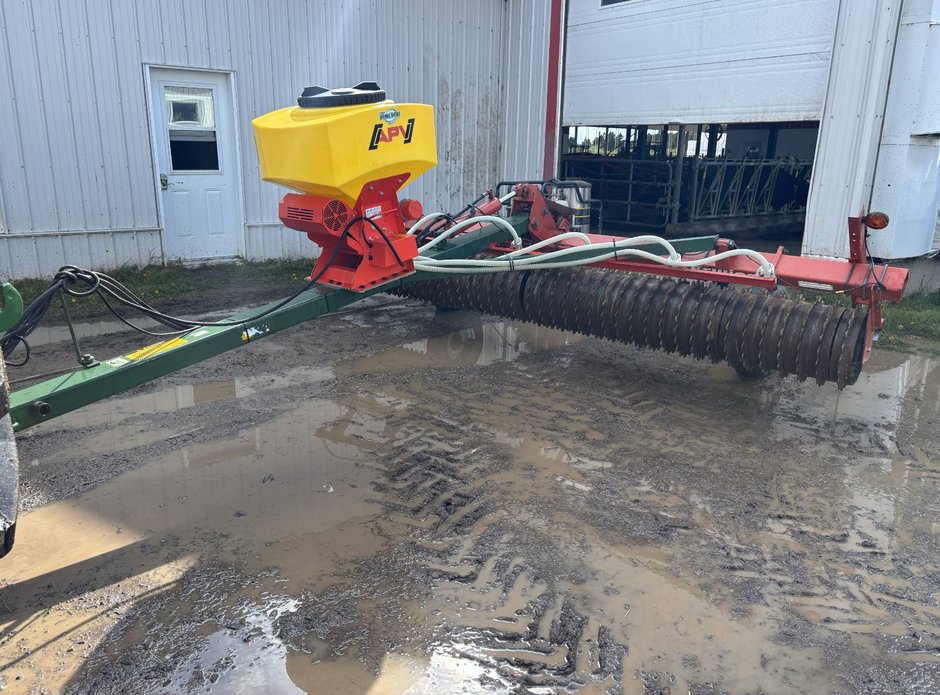 Brillion 15 pieds  2006 à Cacouna, Québec