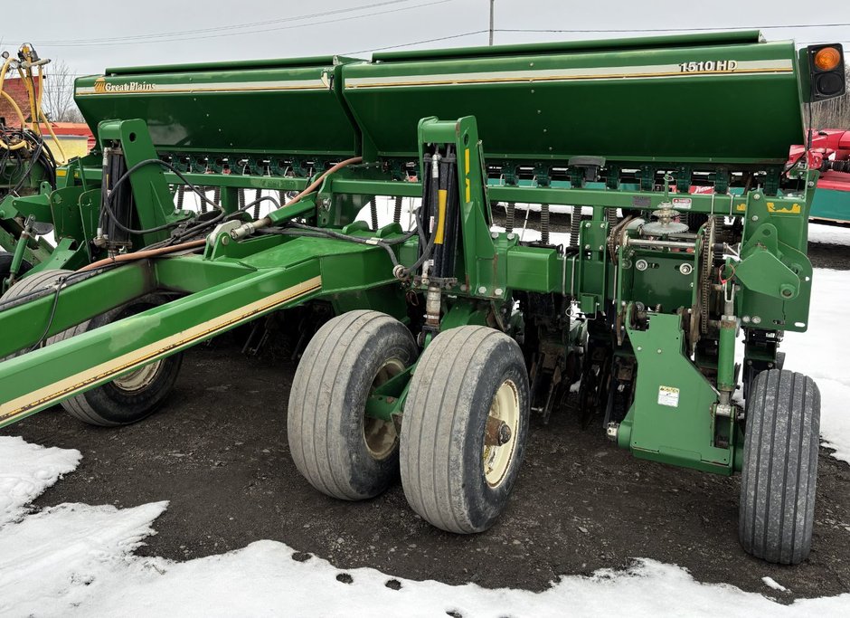 Great Plains 1510HDS  2006 à Cacouna, Québec