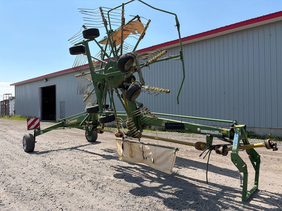 2011 Krone SW810 in Cacouna, Quebec