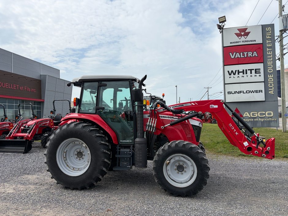 MASSEY FERGUSON 4609M  2015 à Cacouna, Québec