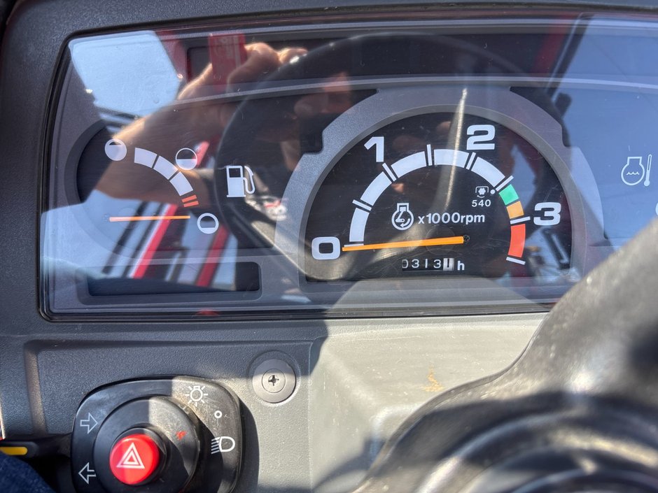 MASSEY FERGUSON GC1705L  2018 à Cacouna, Québec