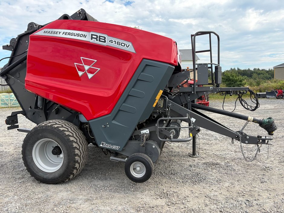 MASSEY FERGUSON RB4160V  2022 à Cacouna, Québec