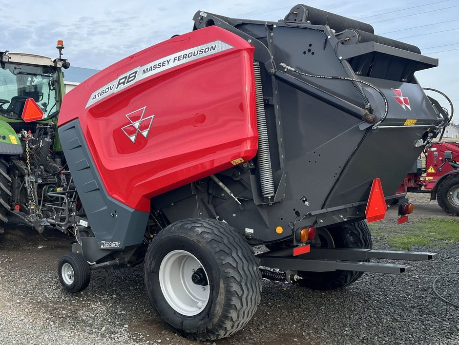 MASSEY FERGUSON RB4160V  2022 à Cacouna, Québec