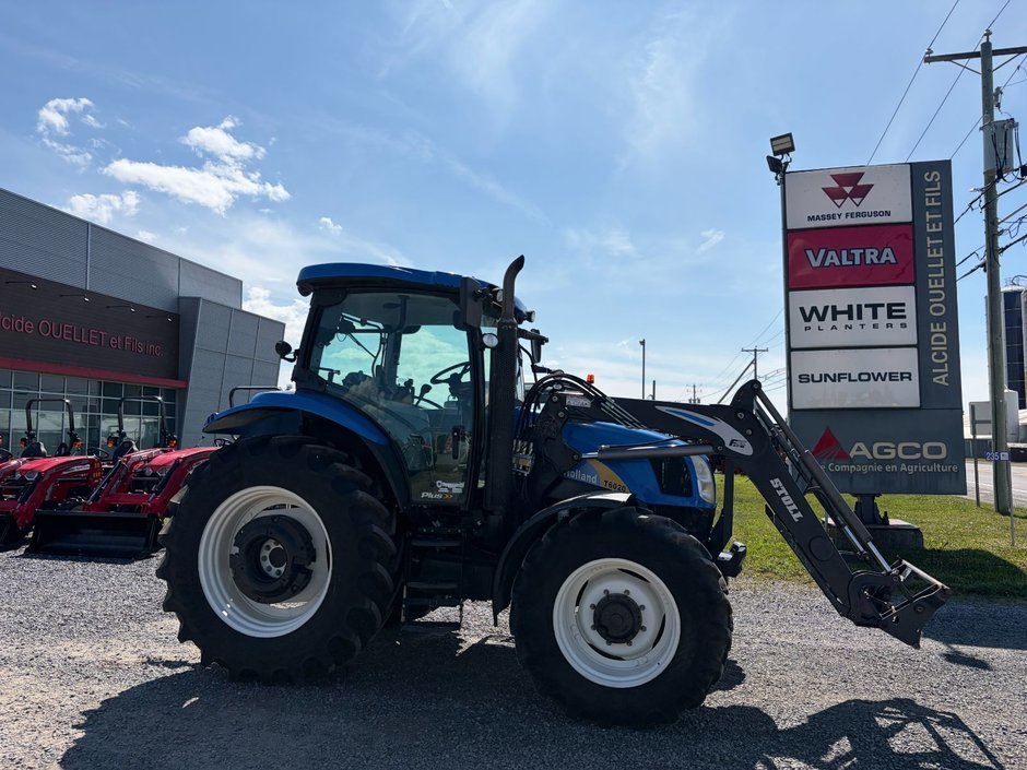 New Holland T6020  2014 à Cacouna, Québec