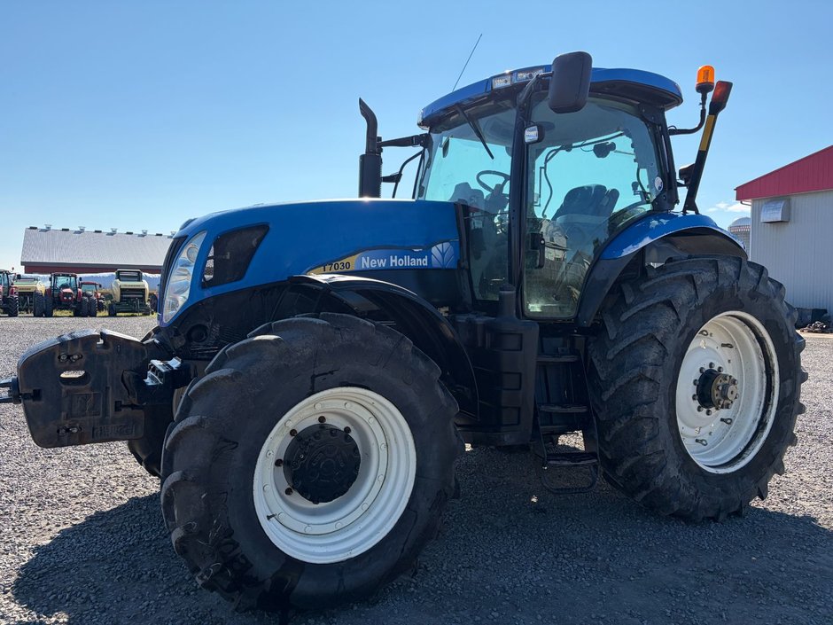 2009 New Holland T7030 in Cacouna, Quebec