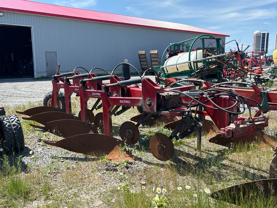 2005 Salford 3204 in Cacouna, Quebec