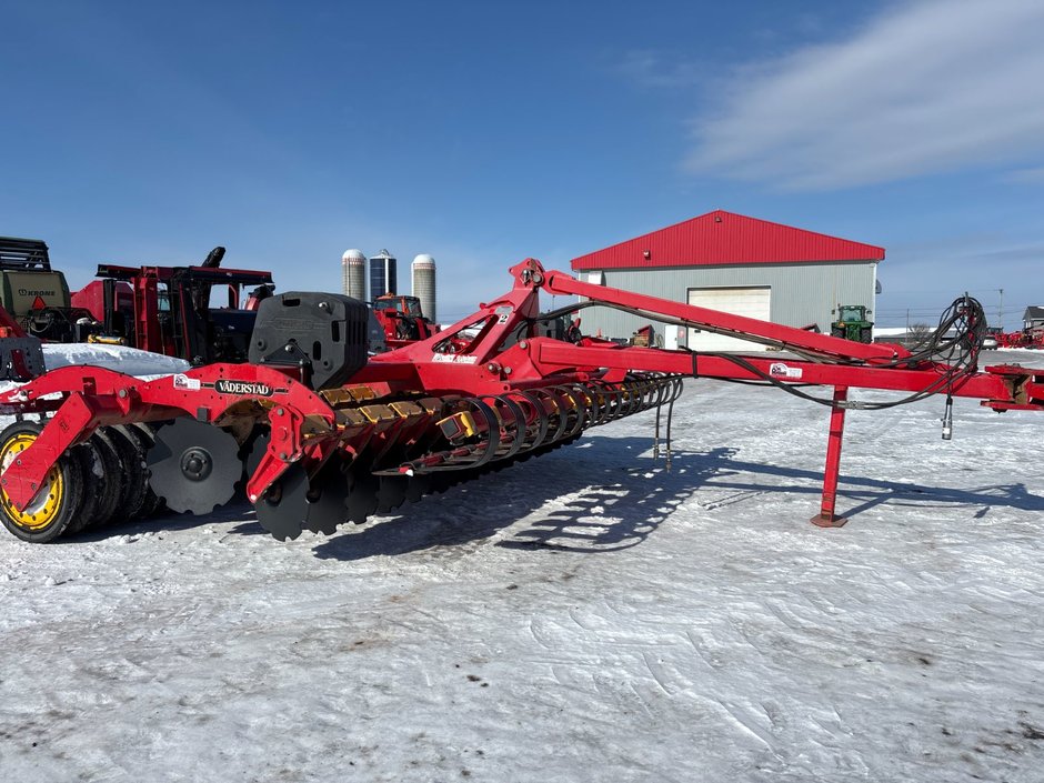 Vaderstad CR 400  2016 à Cacouna, Québec