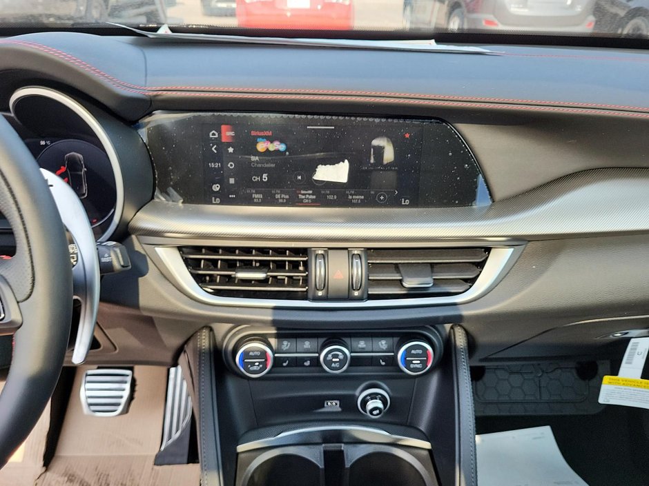 Alfa Romeo de Québec in Boischatel, 2024 Alfa Romeo Stelvio COMPETIZIONE