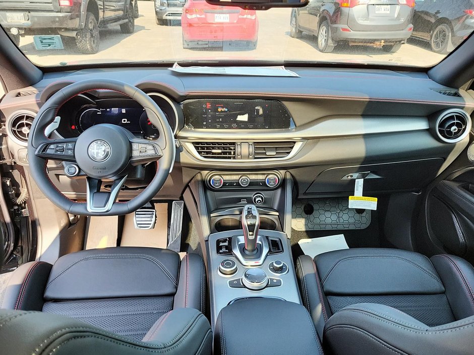 Alfa Romeo de Québec in Boischatel, 2024 Alfa Romeo Stelvio COMPETIZIONE